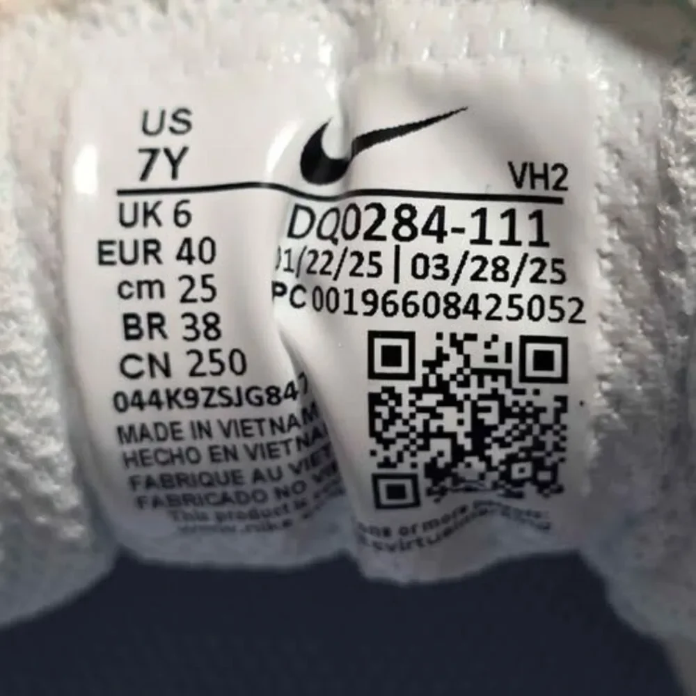 Nike Air Max Systm (GS) Summit White/Cobalt Bliss Size 7Y or Womens 8.5